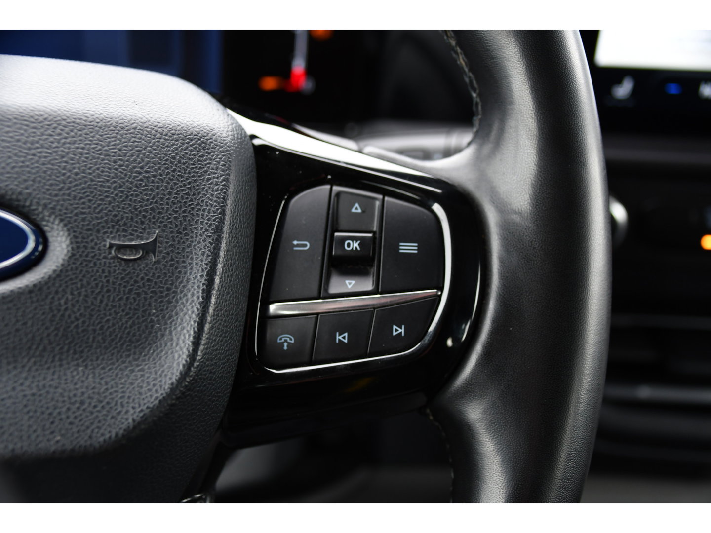 Ford Transit Custom 300 2.0 TDCI L2H1 Limited Black Edition Adaptieve Cruise, Camera, Carplay, LED, 2 x Schuifdeur, Automaat, 170pk, Stoelverwarming, Sensoren, Uniek!
