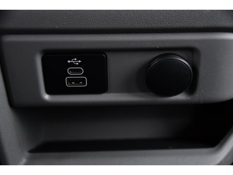 Ford Transit Custom 300 2.0 TDCI L2H1 Limited Black Edition Adaptieve Cruise, Camera, Carplay, LED, 2 x Schuifdeur, Automaat, 170pk, Stoelverwarming, Sensoren, Uniek!