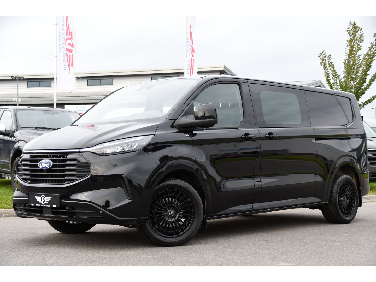 Ford Transit Custom 300 2.0 TDCI L2H1 Limited Black Edition Adaptieve Cruise, Camera, Carplay, LED, 2 x Schuifdeur, Automaat, 170pk, Stoelverwarming, Sensoren, Uniek!