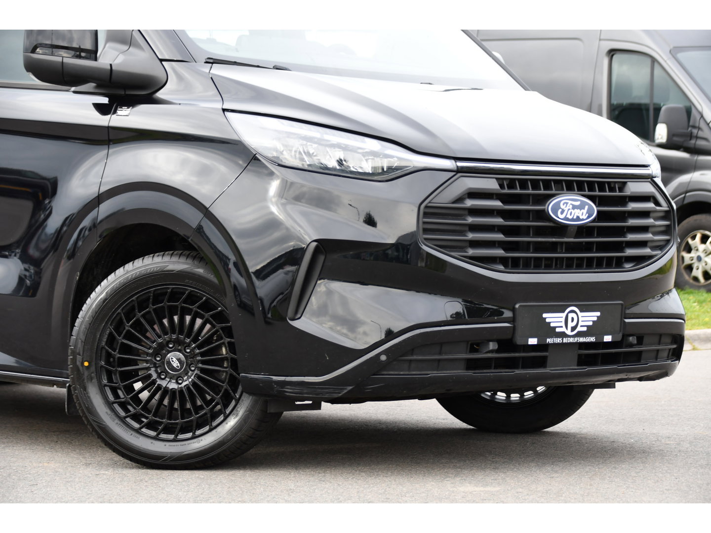 Ford Transit Custom 300 2.0 TDCI L2H1 Limited Black Edition Adaptieve Cruise, Camera, Carplay, LED, 2 x Schuifdeur, Automaat, 170pk, Stoelverwarming, Sensoren, Uniek!