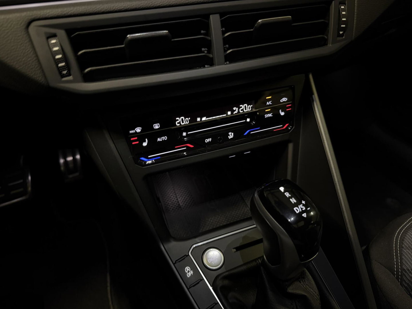 Volkswagen Taigo 1.0 TSI R-Line Pano Virtual Sfeer Camera