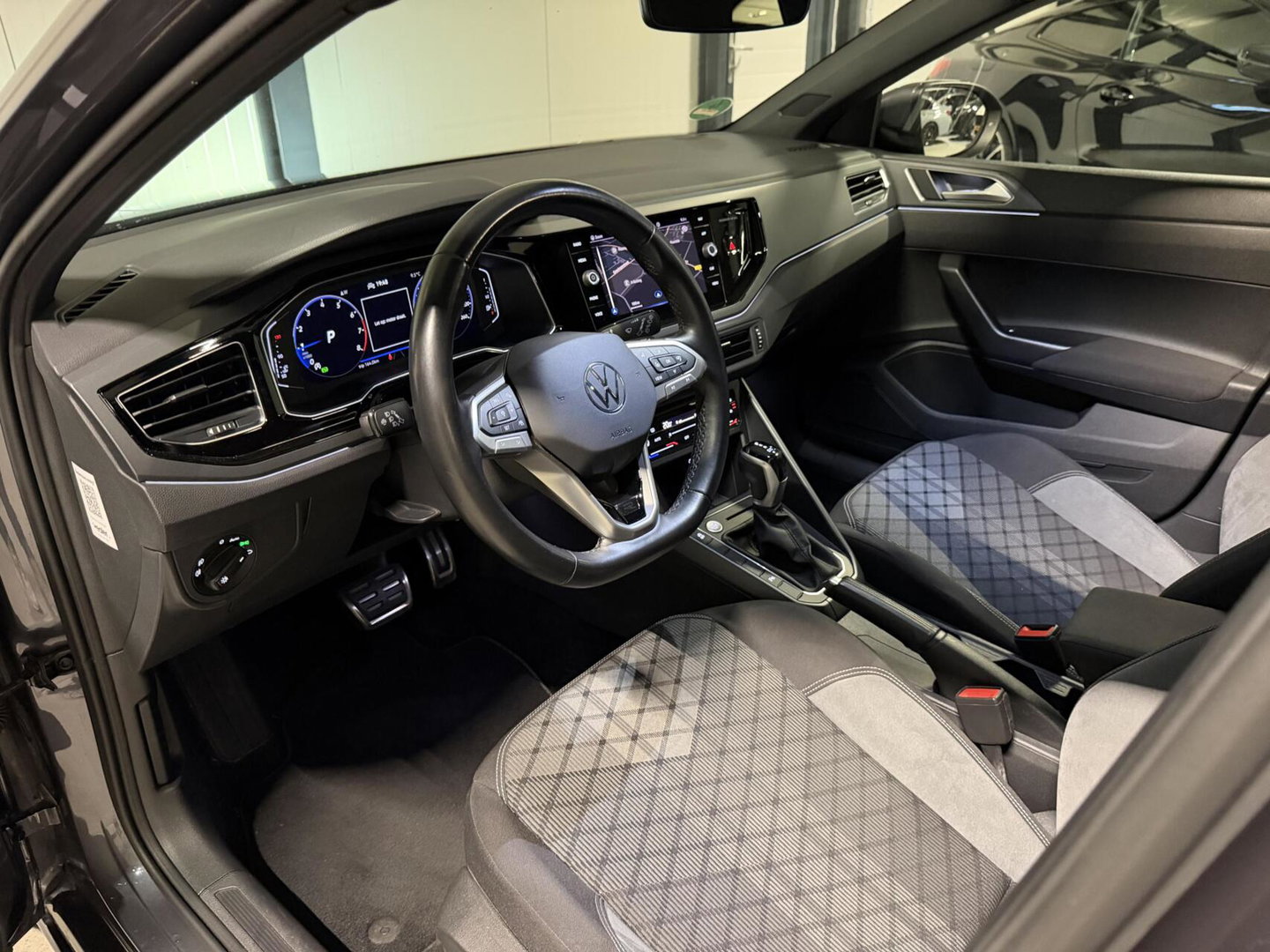 Volkswagen Taigo 1.0 TSI R-Line Pano Virtual Sfeer Camera