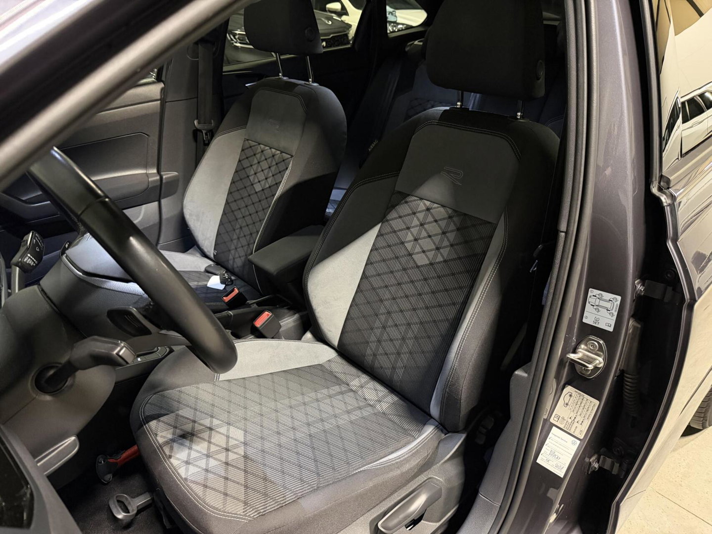Volkswagen Taigo 1.0 TSI R-Line Pano Virtual Sfeer Camera