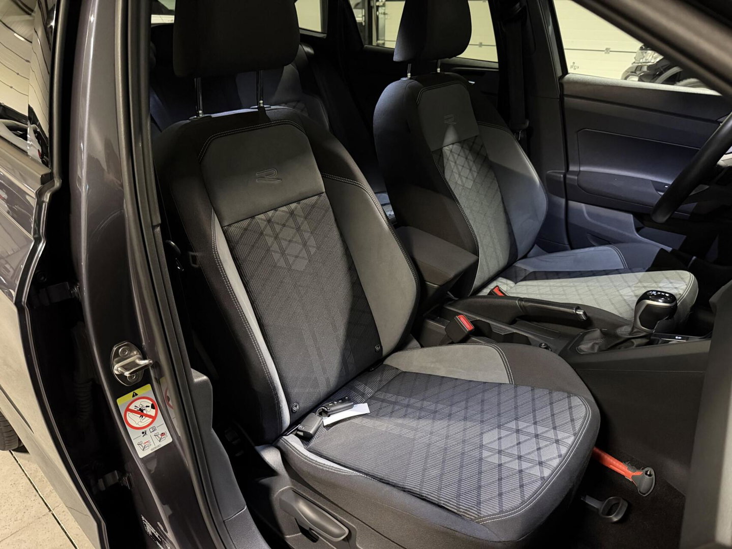 Volkswagen Taigo 1.0 TSI R-Line Pano Virtual Sfeer Camera