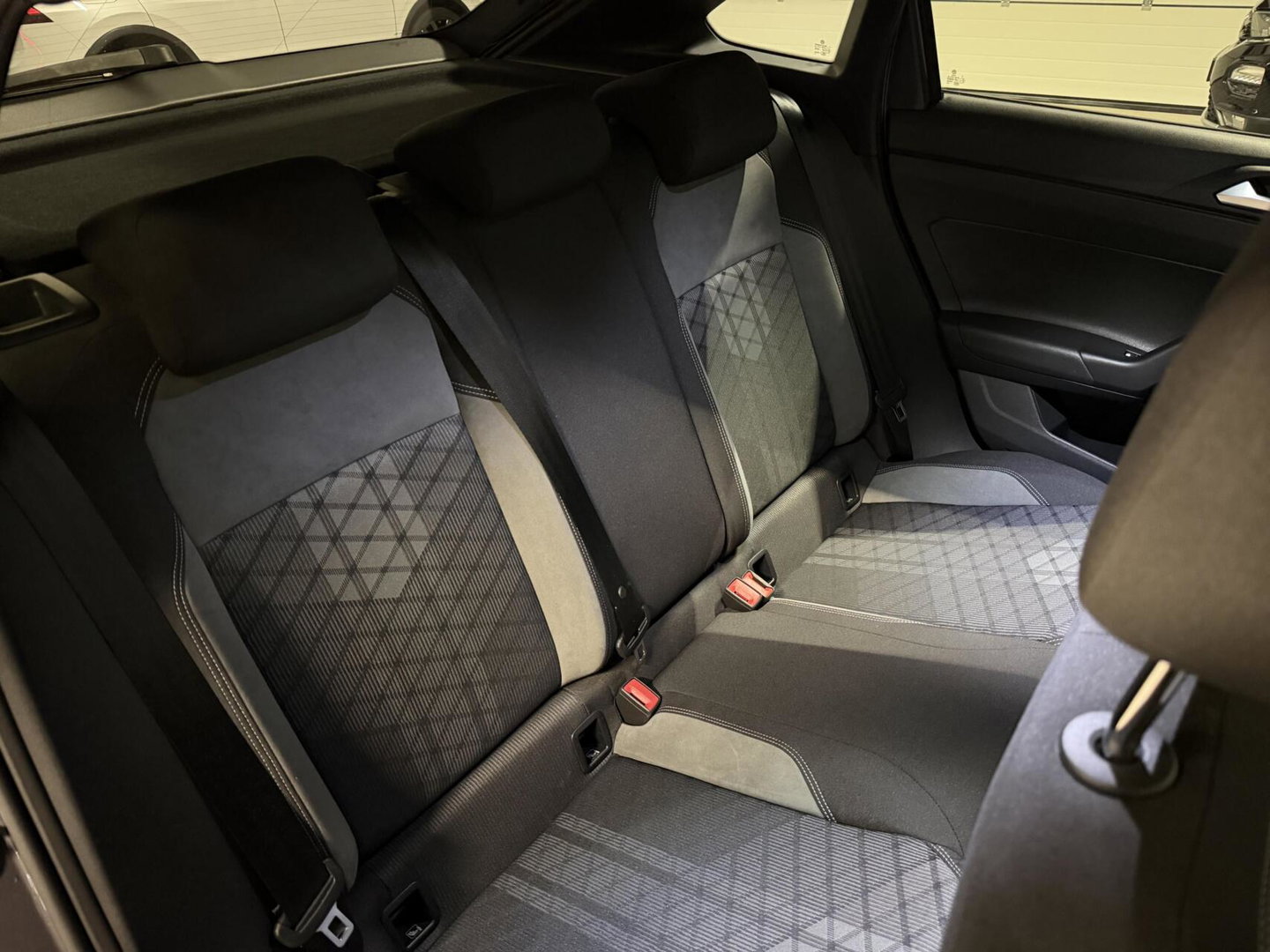Volkswagen Taigo 1.0 TSI R-Line Pano Virtual Sfeer Camera