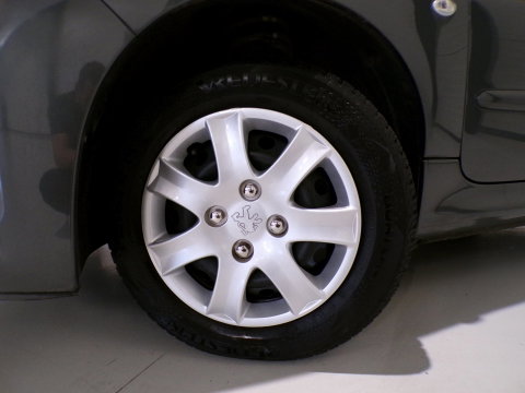 Peugeot 206+ 1.4 XS "Origineel NL!" Trekhaak Bluetooth Airco Garantie 4-seizoenen banden Nieuwe-APK ! Zeer nette & goede auto !