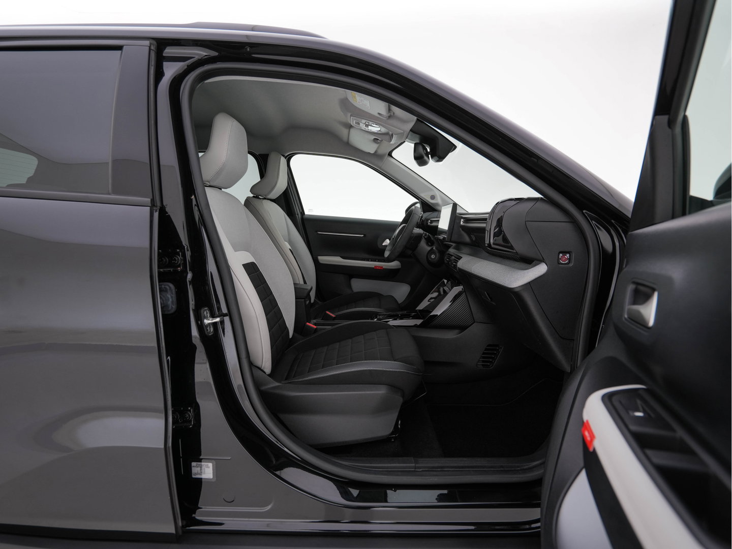 Citroën ë-C3 Max 113pk 44 kWh [3-Fase-11kW ] {SoH-91%} (INCL-BTW) *FULL-LED | NAVI-FULLMAP | DIGI-COCKPIT | CAMERA | COMFORTSEATS | PRIVACY-GLASS | CARPLAY | DAB | ECC | PDC | CRUISE | 17''ALU*