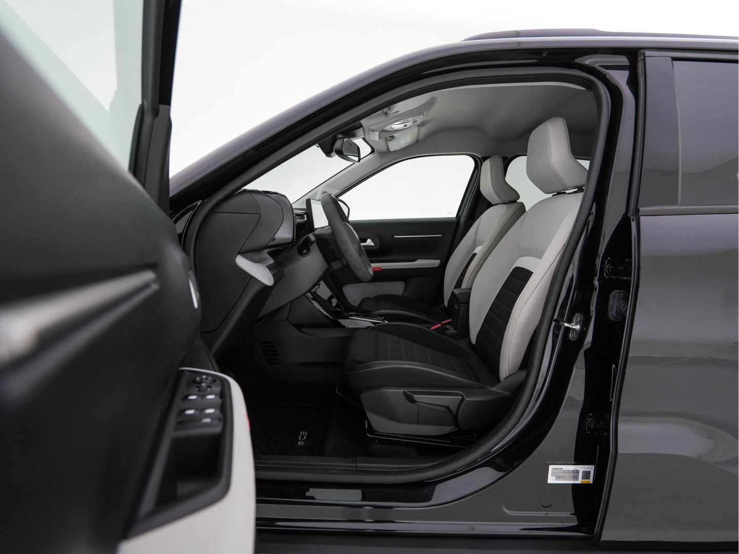 Citroën ë-C3 Max 113pk 44 kWh [3-Fase-11kW ] {SoH-91%} (INCL-BTW) *FULL-LED | NAVI-FULLMAP | DIGI-COCKPIT | CAMERA | COMFORTSEATS | PRIVACY-GLASS | CARPLAY | DAB | ECC | PDC | CRUISE | 17''ALU*
