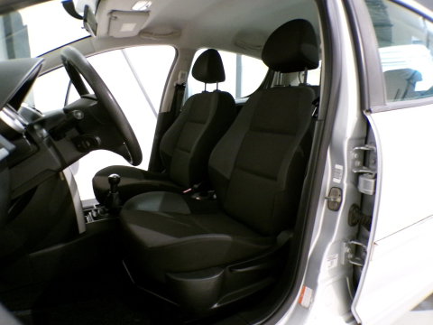 Peugeot 207 1.4 VTi Access "Origineel NL!" Trekhaak Airco 4-Seizoenen banden Cruise-control Elektrische ramen Lichtmetalen-velgen