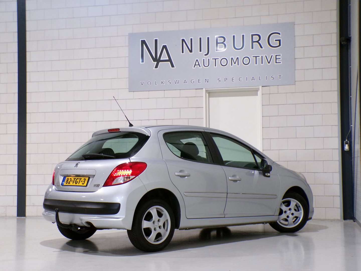 Peugeot 207 1.4 VTi Access "Origineel NL!" Trekhaak Airco 4-Seizoenen banden Cruise-control Elektrische ramen Lichtmetalen-velgen