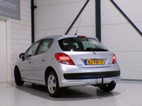 Peugeot 207 1.4 VTi Access "Origineel NL!" Trekhaak Airco 4-Seizoenen banden Cruise-control Elektrische ramen Lichtmetalen-velgen