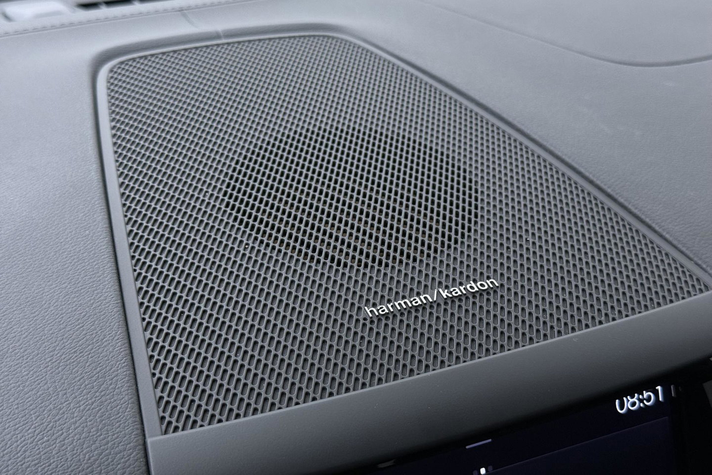 Volvo XC60 T8 R-Design | HEICO | Luchtvering | Panoramadak | 21 Inch | Harman/Kardon | Massage+Ventilatie | Trekhaak