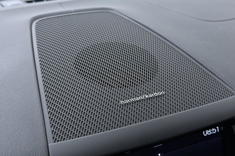 Volvo XC60 T8 R-Design | HEICO | Luchtvering | Panoramadak | 21 Inch | Harman/Kardon | Massage+Ventilatie | Trekhaak