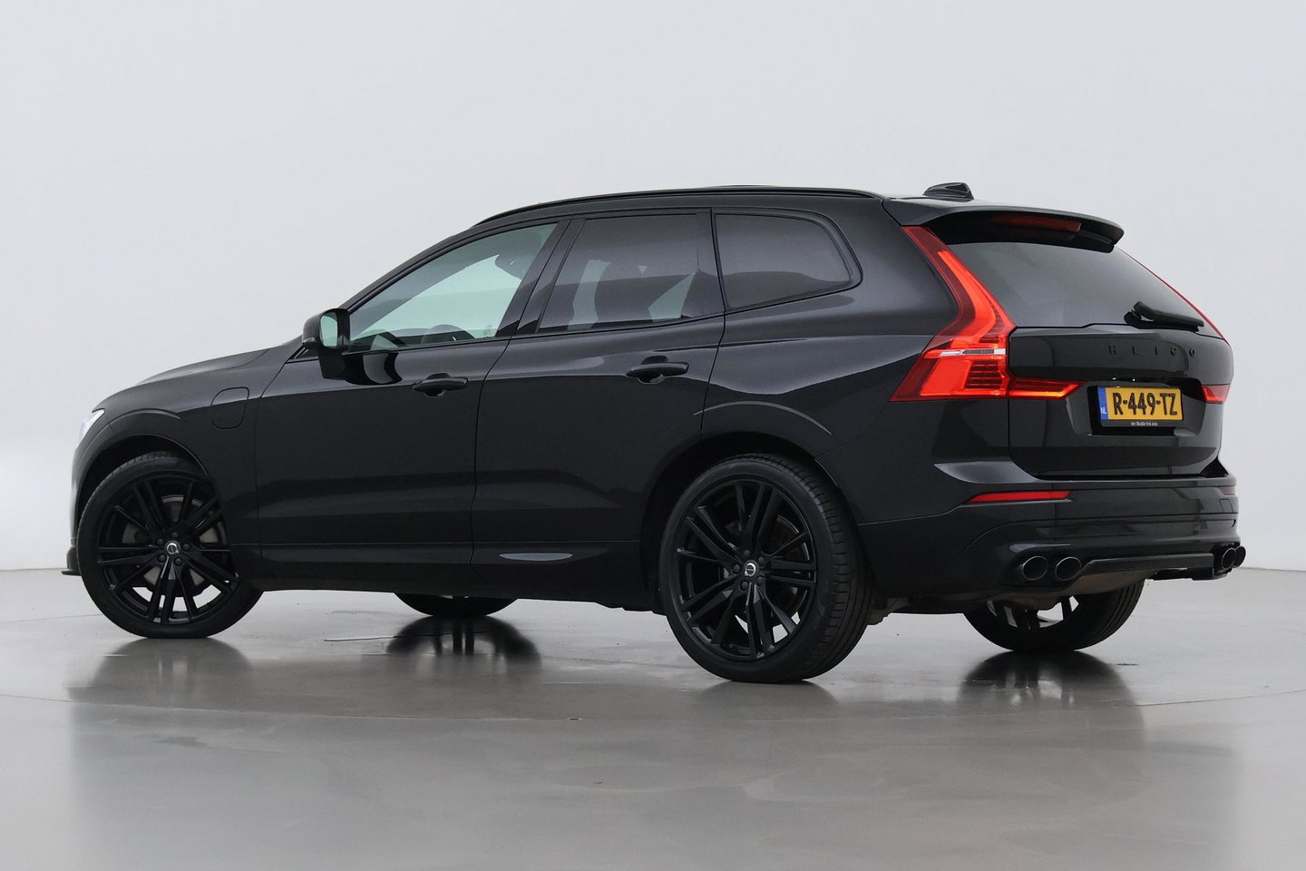 Volvo XC60 T8 R-Design | HEICO | Luchtvering | Panoramadak | 21 Inch | Harman/Kardon | Massage+Ventilatie | Trekhaak
