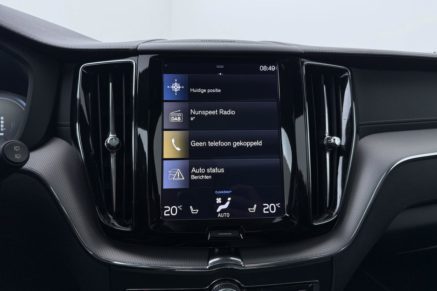 Volvo XC60 T8 R-Design | HEICO | Luchtvering | Panoramadak | 21 Inch | Harman/Kardon | Massage+Ventilatie | Trekhaak