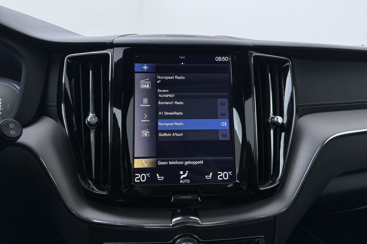 Volvo XC60 T8 R-Design | HEICO | Luchtvering | Panoramadak | 21 Inch | Harman/Kardon | Massage+Ventilatie | Trekhaak