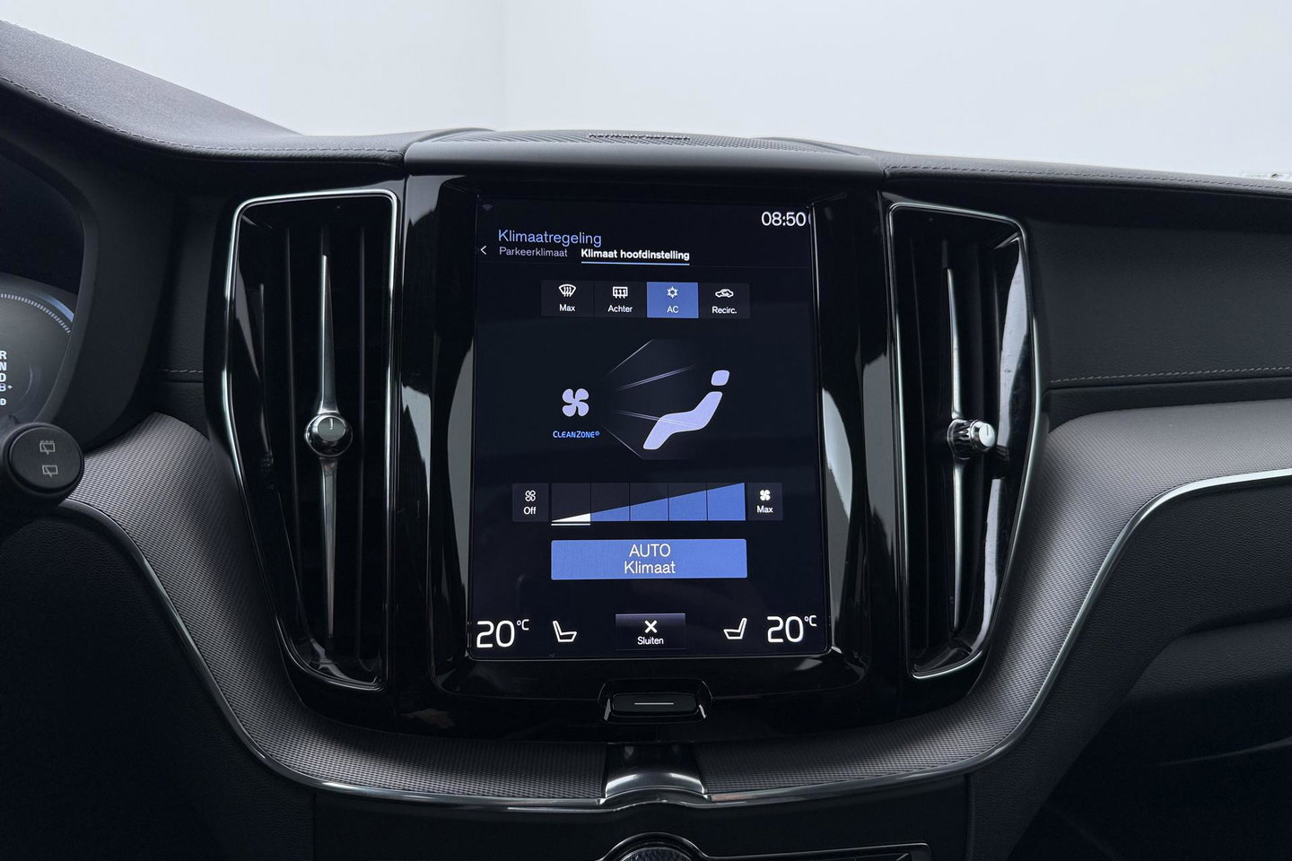 Volvo XC60 T8 R-Design | HEICO | Luchtvering | Panoramadak | 21 Inch | Harman/Kardon | Massage+Ventilatie | Trekhaak