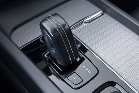 Volvo XC60 T8 R-Design | HEICO | Luchtvering | Panoramadak | 21 Inch | Harman/Kardon | Massage+Ventilatie | Trekhaak