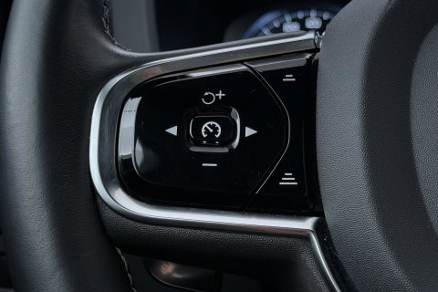Volvo XC60 T8 R-Design | HEICO | Luchtvering | Panoramadak | 21 Inch | Harman/Kardon | Massage+Ventilatie | Trekhaak