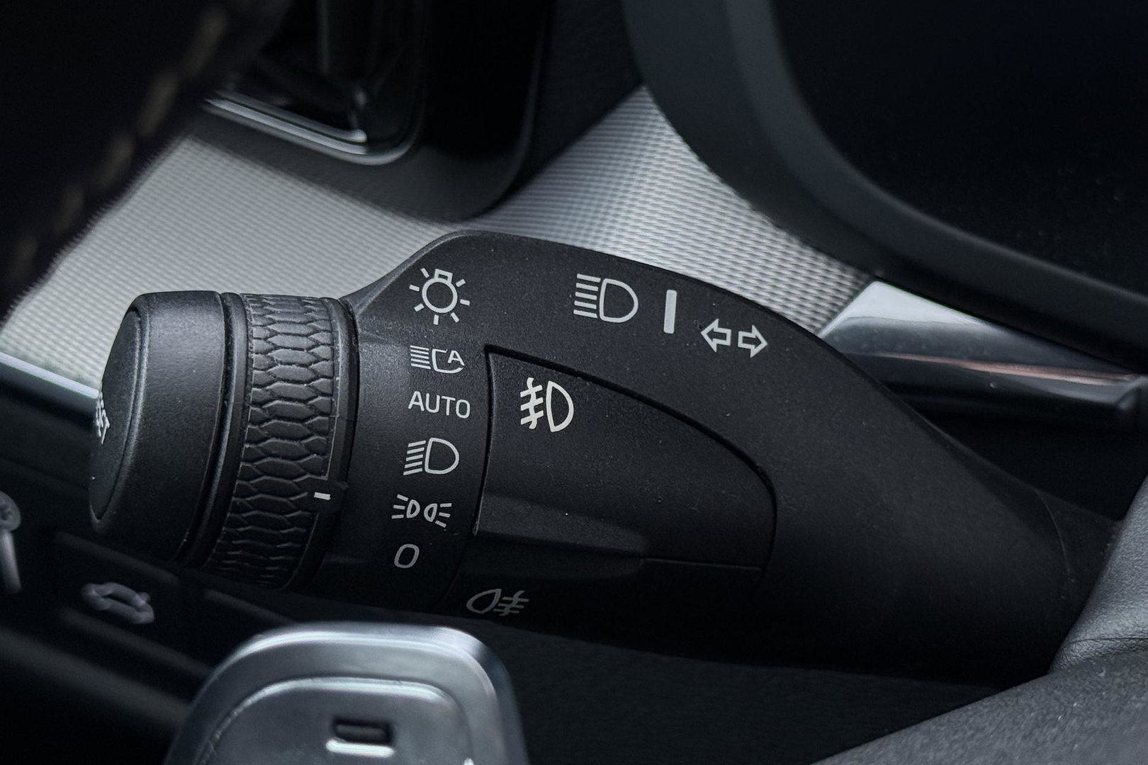 Volvo XC60 T8 R-Design | HEICO | Luchtvering | Panoramadak | 21 Inch | Harman/Kardon | Massage+Ventilatie | Trekhaak