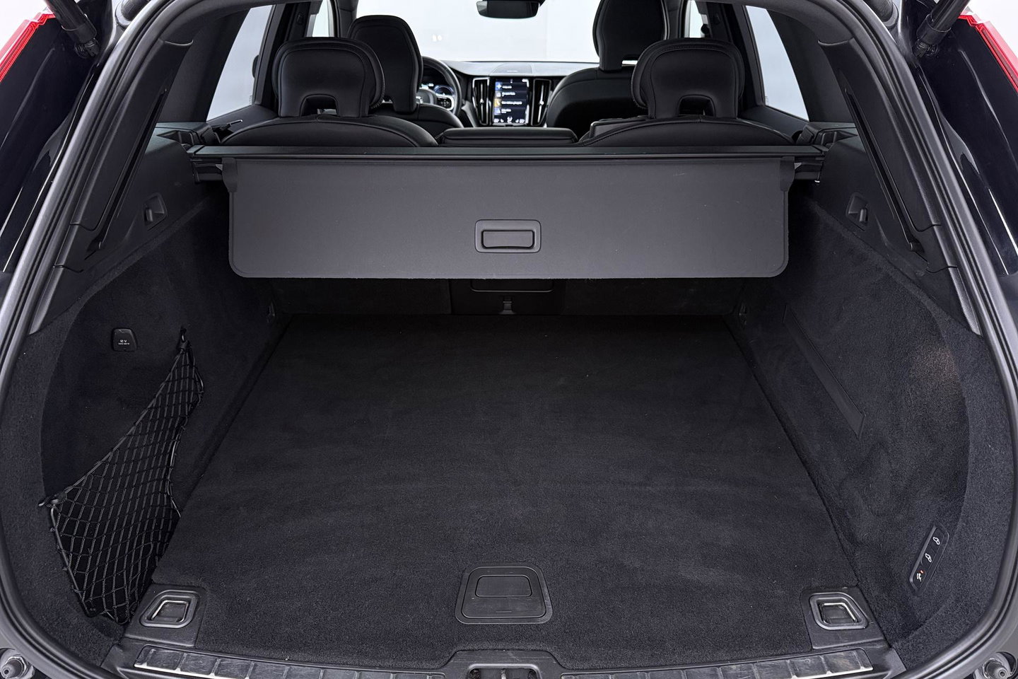 Volvo XC60 T8 R-Design | HEICO | Luchtvering | Panoramadak | 21 Inch | Harman/Kardon | Massage+Ventilatie | Trekhaak
