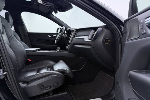 Volvo XC60 T8 R-Design | HEICO | Luchtvering | Panoramadak | 21 Inch | Harman/Kardon | Massage+Ventilatie | Trekhaak