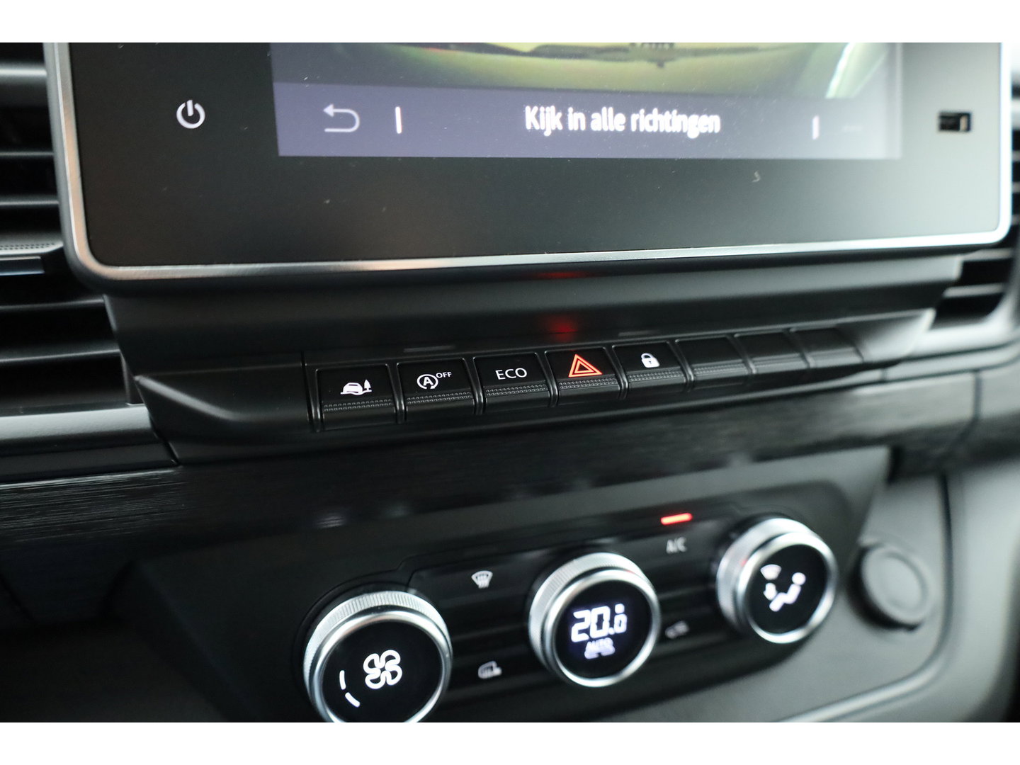 Renault Trafic 2.0 dCi 130pk L2H1 | Advance | Dubb. Cab. | Navi | Camera | Cruise | LM velgen