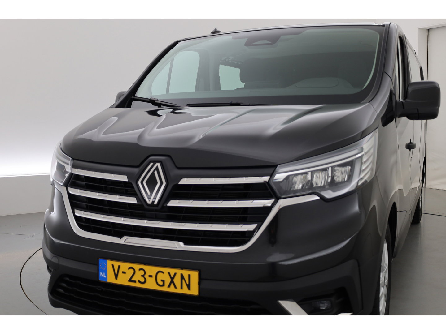 Renault Trafic 2.0 dCi 130pk L2H1 | Advance | Dubb. Cab. | Navi | Camera | Cruise | LM velgen