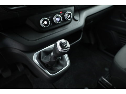 Renault Trafic 2.0 dCi 130pk L2H1 | Advance | Dubb. Cab. | Navi | Camera | Cruise | LM velgen