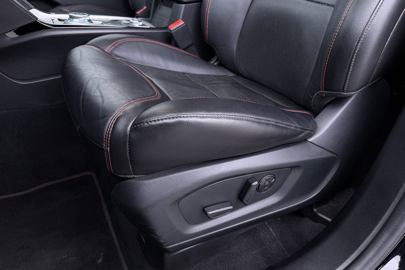 Ford Explorer 3.0 V6 ST-Line | 7 persoons | B&O | Panoramadak | 360° Camera | Trekhaak | BLIS | Stoelventilatie | 20 Inch