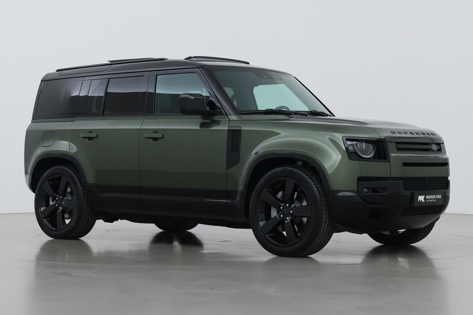 Land Rover Defender 2.0 P300e 110 X-Dynamic HSE | 6-Persoons | Meridian Surround | ClearSight | Head-Up | Massage+Ventilatie | 22 Inch