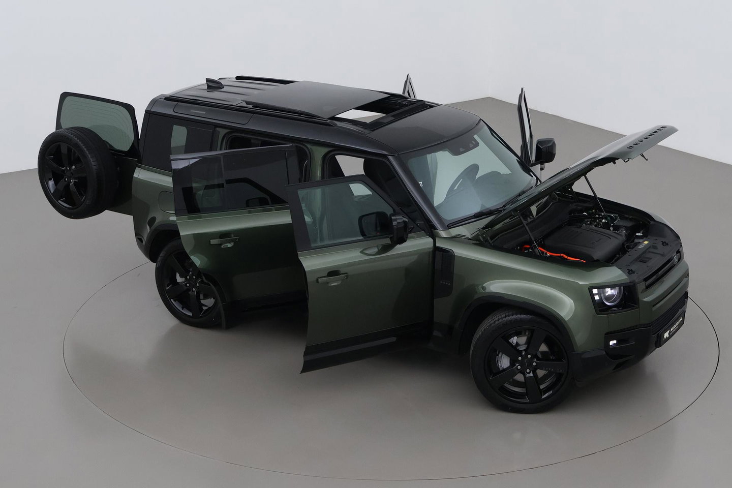 Land Rover Defender 2.0 P300e 110 X-Dynamic HSE | 6-Persoons | Meridian Surround | ClearSight | Head-Up | Massage+Ventilatie | 22 Inch