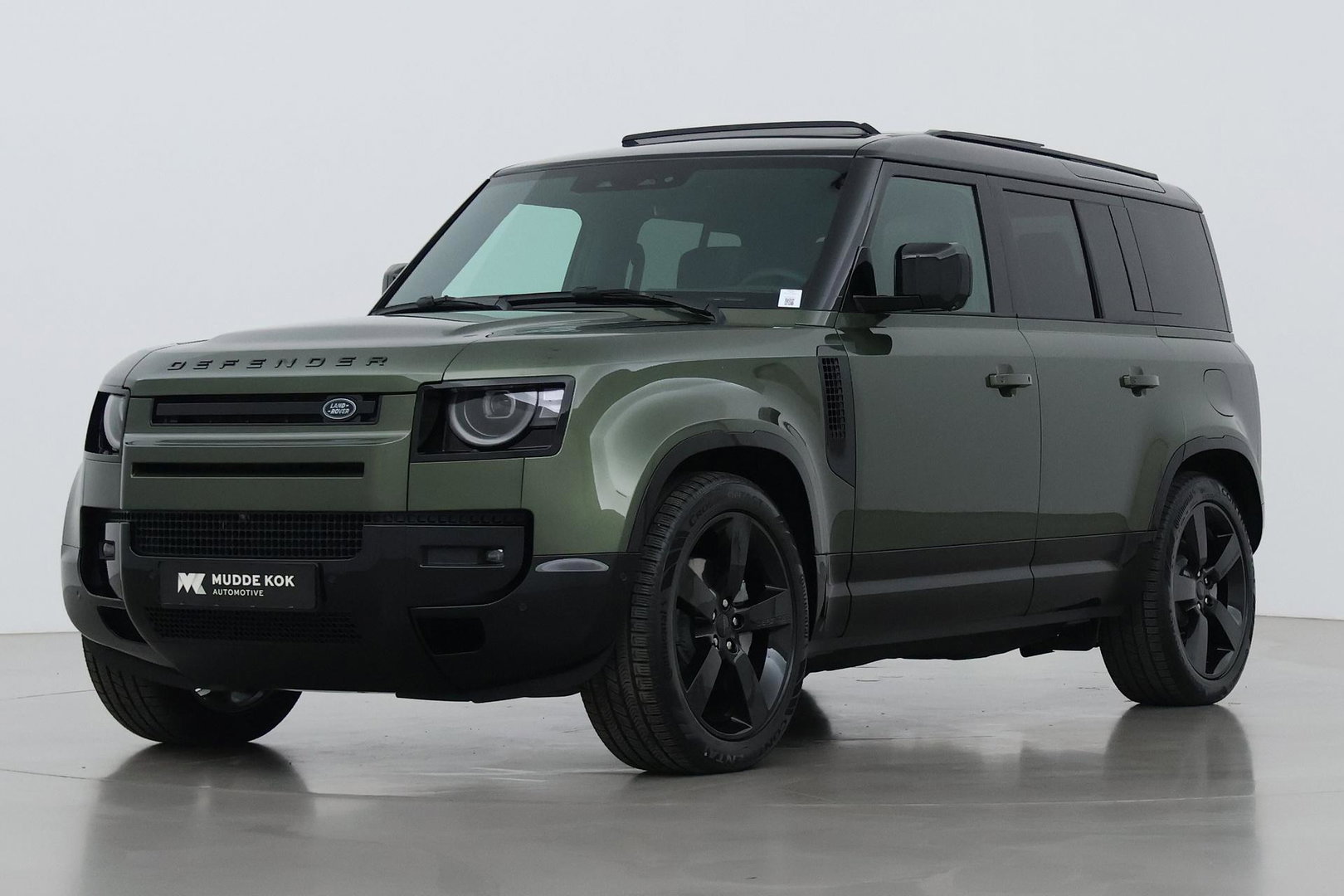 Land Rover Defender 2.0 P300e 110 X-Dynamic HSE | 6-Persoons | Meridian Surround | ClearSight | Head-Up | Massage+Ventilatie | 22 Inch