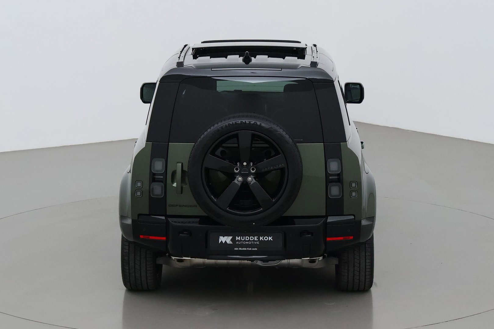 Land Rover Defender 2.0 P300e 110 X-Dynamic HSE | 6-Persoons | Meridian Surround | ClearSight | Head-Up | Massage+Ventilatie | 22 Inch