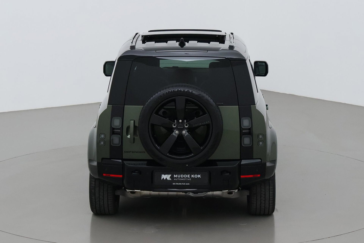 Land Rover Defender 2.0 P300e 110 X-Dynamic HSE | 6-Persoons | Meridian Surround | ClearSight | Head-Up | Massage+Ventilatie | 22 Inch