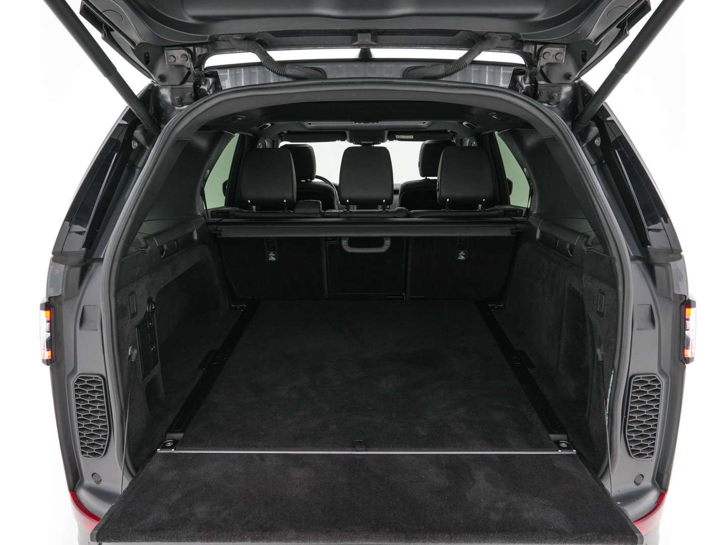 Land Rover Discovery 2.0 Td4 HSE Luxury *PANO | FULL-LED | LEATHER | KEYLESS | AIR-SUSPENSION | BLIND-SPOT | CAMERA | NAVI-FULLMAP | HEATED-COMFORTSEATS | PRIVACY-GLASS | SHIFT-PADDLES | ECC | CRUISE | 22''ALU*