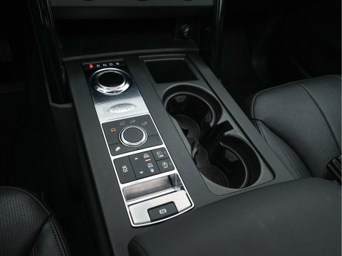 Land Rover Discovery 2.0 Td4 HSE Luxury *PANO | FULL-LED | LEATHER | KEYLESS | AIR-SUSPENSION | BLIND-SPOT | CAMERA | NAVI-FULLMAP | HEATED-COMFORTSEATS | PRIVACY-GLASS | SHIFT-PADDLES | ECC | CRUISE | 22''ALU*