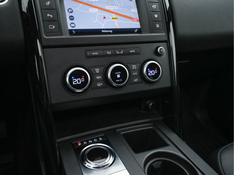 Land Rover Discovery 2.0 Td4 HSE Luxury *PANO | FULL-LED | LEATHER | KEYLESS | AIR-SUSPENSION | BLIND-SPOT | CAMERA | NAVI-FULLMAP | HEATED-COMFORTSEATS | PRIVACY-GLASS | SHIFT-PADDLES | ECC | CRUISE | 22''ALU*