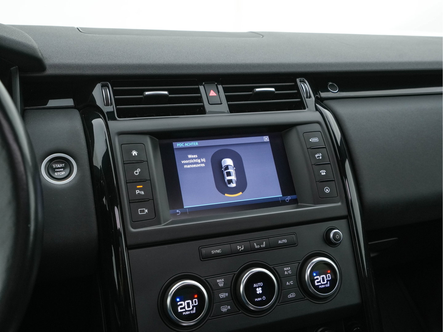Land Rover Discovery 2.0 Td4 HSE Luxury *PANO | FULL-LED | LEATHER | KEYLESS | AIR-SUSPENSION | BLIND-SPOT | CAMERA | NAVI-FULLMAP | HEATED-COMFORTSEATS | PRIVACY-GLASS | SHIFT-PADDLES | ECC | CRUISE | 22''ALU*