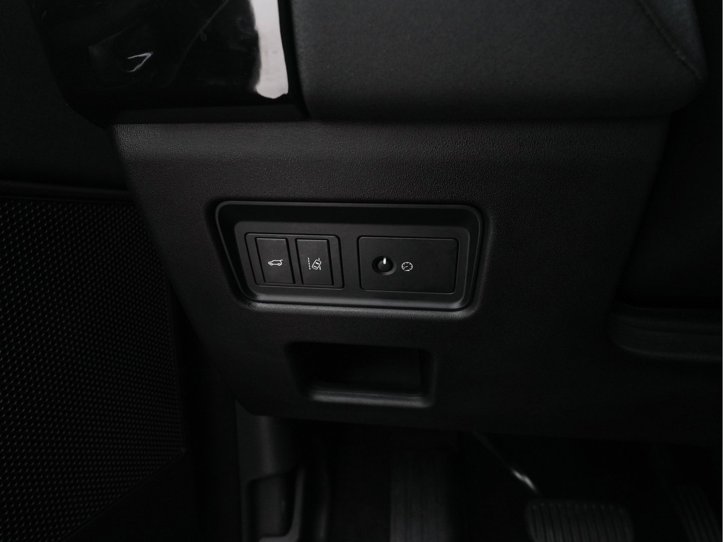 Land Rover Discovery 2.0 Td4 HSE Luxury *PANO | FULL-LED | LEATHER | KEYLESS | AIR-SUSPENSION | BLIND-SPOT | CAMERA | NAVI-FULLMAP | HEATED-COMFORTSEATS | PRIVACY-GLASS | SHIFT-PADDLES | ECC | CRUISE | 22''ALU*