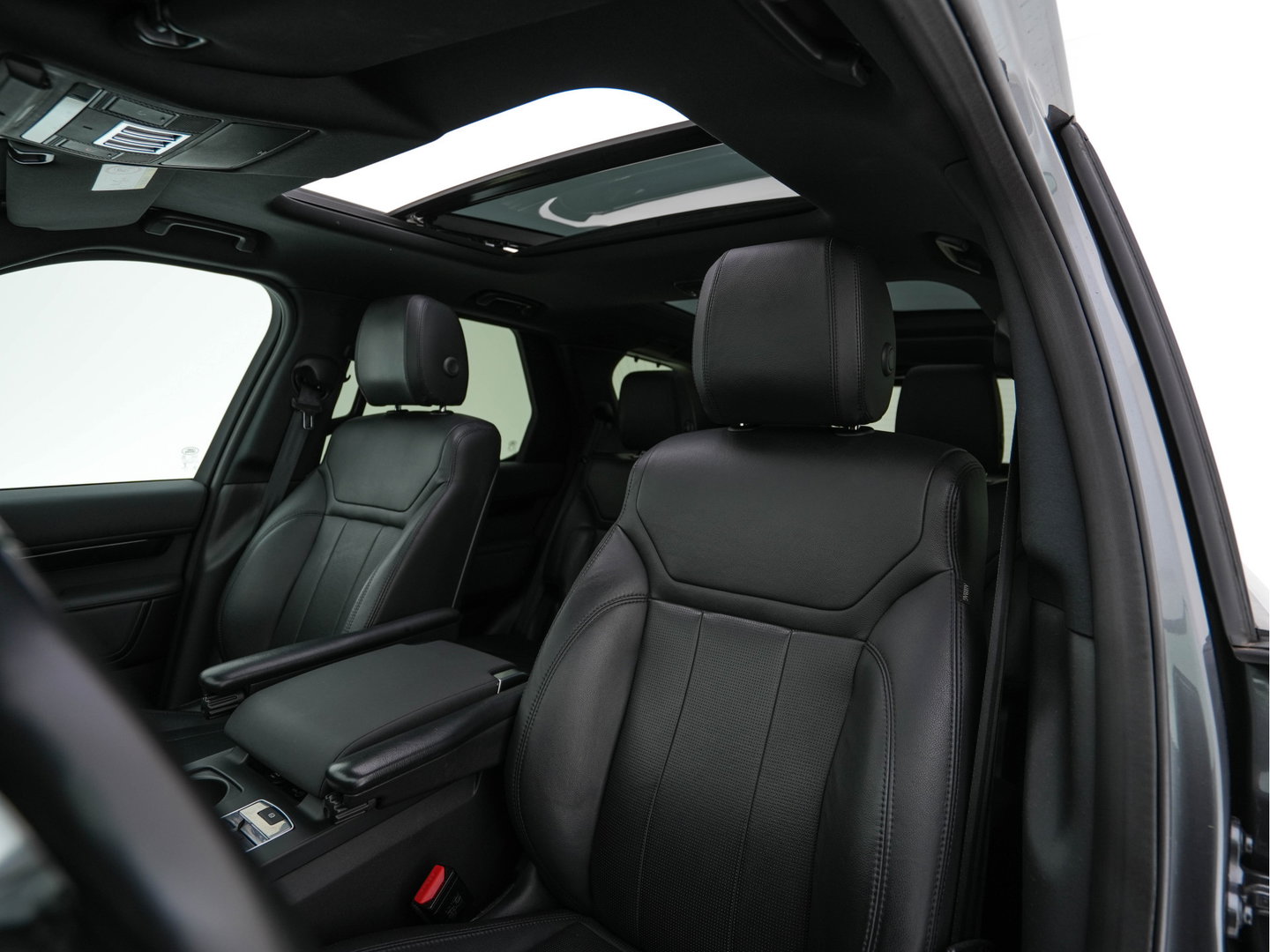 Land Rover Discovery 2.0 Td4 HSE Luxury *PANO | FULL-LED | LEATHER | KEYLESS | AIR-SUSPENSION | BLIND-SPOT | CAMERA | NAVI-FULLMAP | HEATED-COMFORTSEATS | PRIVACY-GLASS | SHIFT-PADDLES | ECC | CRUISE | 22''ALU*