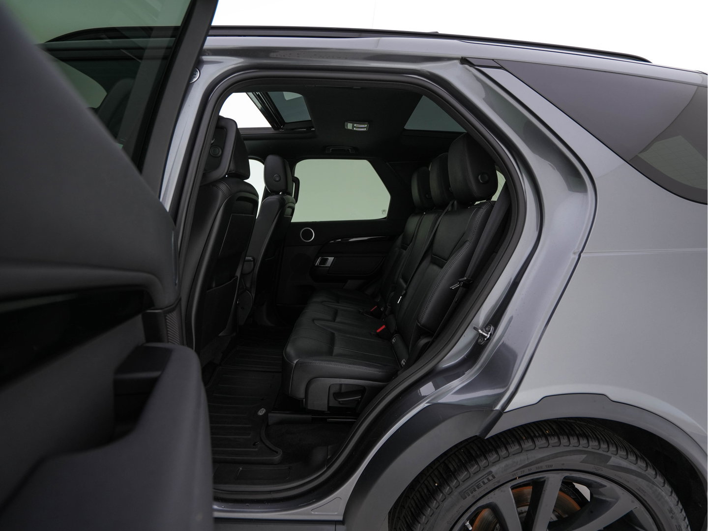 Land Rover Discovery 2.0 Td4 HSE Luxury *PANO | FULL-LED | LEATHER | KEYLESS | AIR-SUSPENSION | BLIND-SPOT | CAMERA | NAVI-FULLMAP | HEATED-COMFORTSEATS | PRIVACY-GLASS | SHIFT-PADDLES | ECC | CRUISE | 22''ALU*