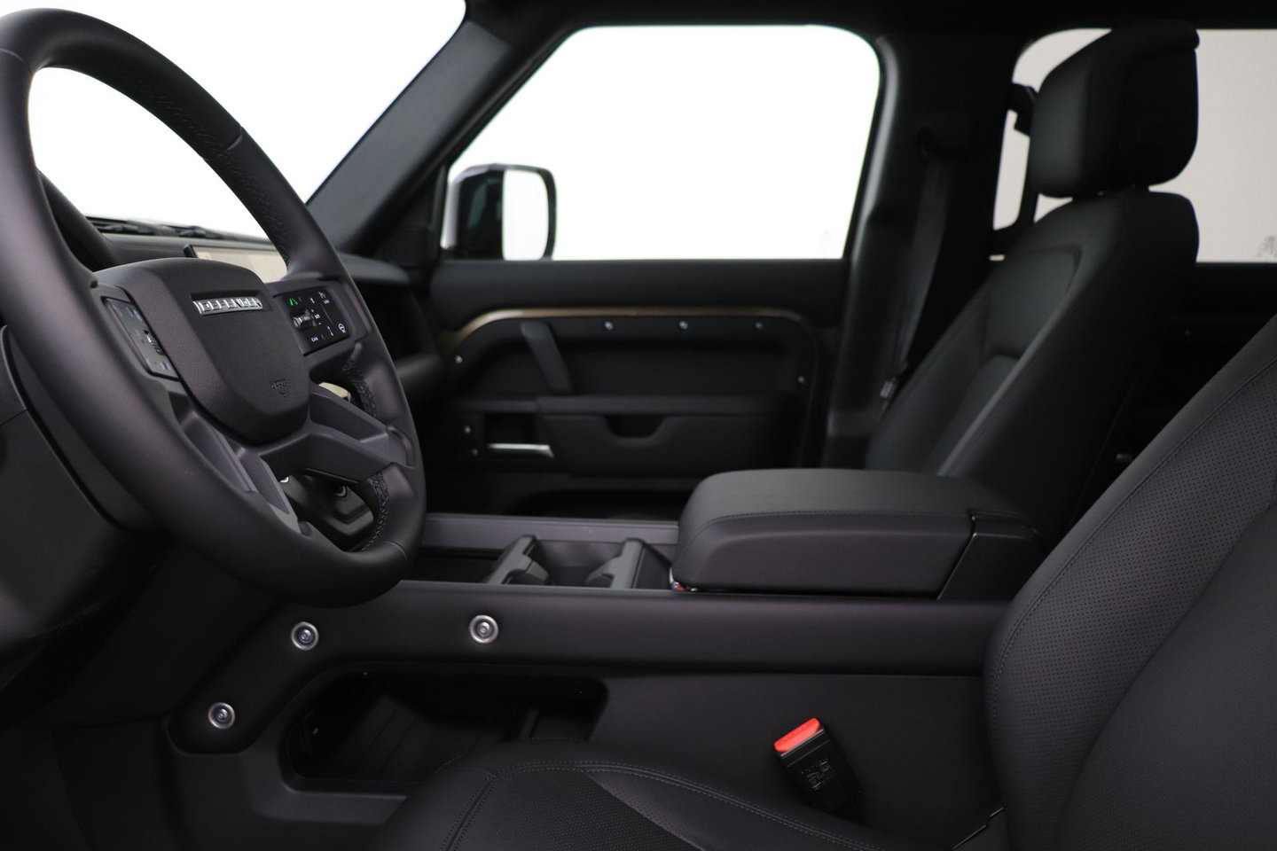 Land Rover Defender 110 P300e X-Dynamic HSE | SATIN | Luchtvering | Panoramadak | Trekhaak | 360° Camera | Meridian Surround | Stoelventilatie | 22 Inch