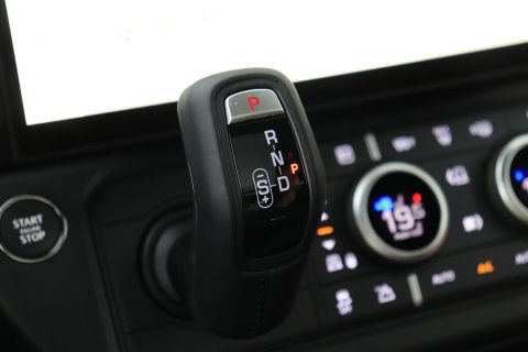 Land Rover Defender 110 P300e X-Dynamic HSE | SATIN | Luchtvering | Panoramadak | Trekhaak | 360° Camera | Meridian Surround | Stoelventilatie | 22 Inch