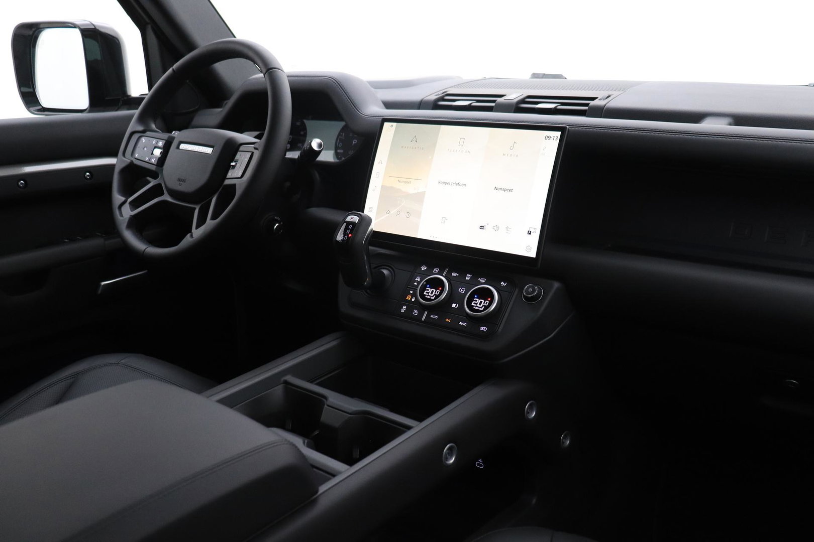 Land Rover Defender 110 P300e X-Dynamic HSE | MY26 | Luchtvering | Panoramadak | Trekhaak | 360° Camera | Koelkast | Stoelventilatie | 22 Inch