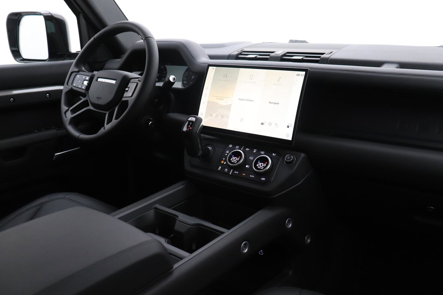 Land Rover Defender 110 P300e X-Dynamic HSE | MY26 | Luchtvering | Panoramadak | Trekhaak | 360° Camera | Koelkast | Stoelventilatie | 22 Inch