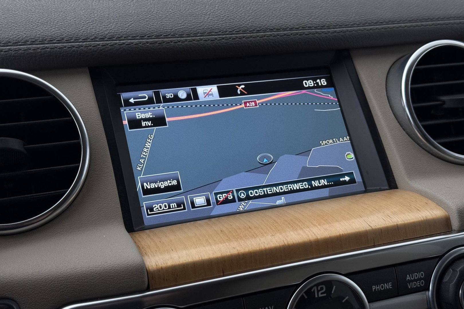 Land Rover Discovery 3.0 TDV6 SE | GRIJS KENTEKEN | Luchtvering | Trekhaak | Stoel+Stuurverwarming | Meridian | Camera | Leder | 19 Inch