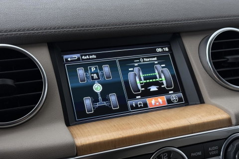 Land Rover Discovery 3.0 TDV6 SE | GRIJS KENTEKEN | Luchtvering | Trekhaak | Stoel+Stuurverwarming | Meridian | Camera | Leder | 19 Inch