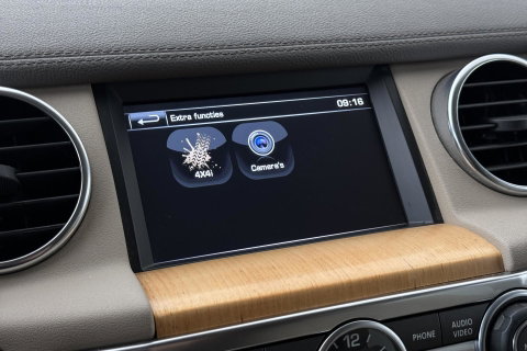 Land Rover Discovery 3.0 TDV6 SE | GRIJS KENTEKEN | Luchtvering | Trekhaak | Stoel+Stuurverwarming | Meridian | Camera | Leder | 19 Inch