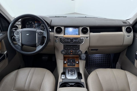 Land Rover Discovery 3.0 TDV6 SE | GRIJS KENTEKEN | Luchtvering | Trekhaak | Stoel+Stuurverwarming | Meridian | Camera | Leder | 19 Inch